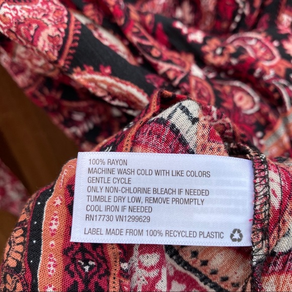 Knox Rose Maroon and Black Button Patterned Top - Picture 4 of 5